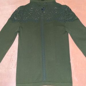 ✨🧚🏻‍♂️Bebe Knit Cutout Top🧚🏻‍♂️✨